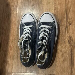 Barely worn women’s Converse All Star size 5.5